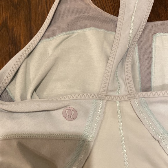 Lululemon tank top size 4 - Picture 3 of 3